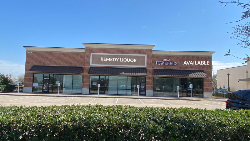 1,200 SF Space Available at the Shops at Easton Place